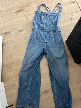 American Eagle Outfitters Light Blue Denim Overalls